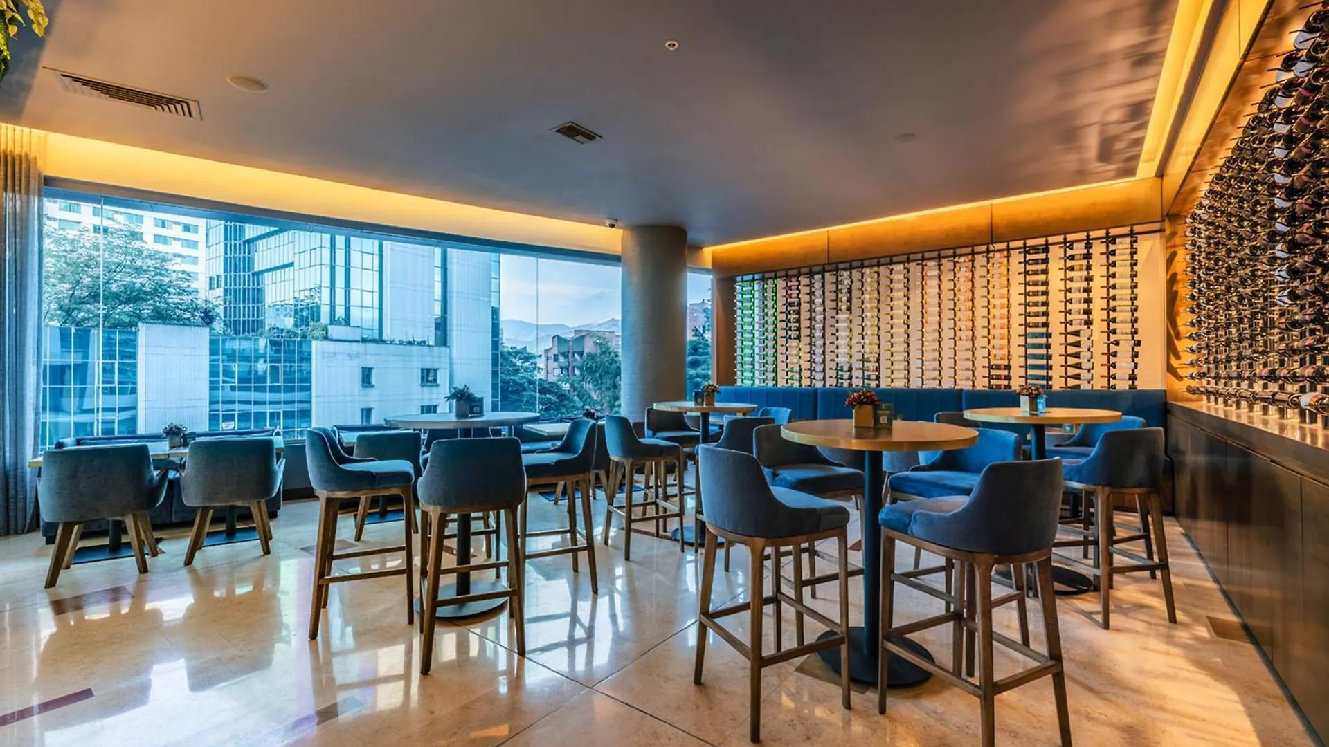 Hotel Estelar Milla De Oro Medellin 5*,