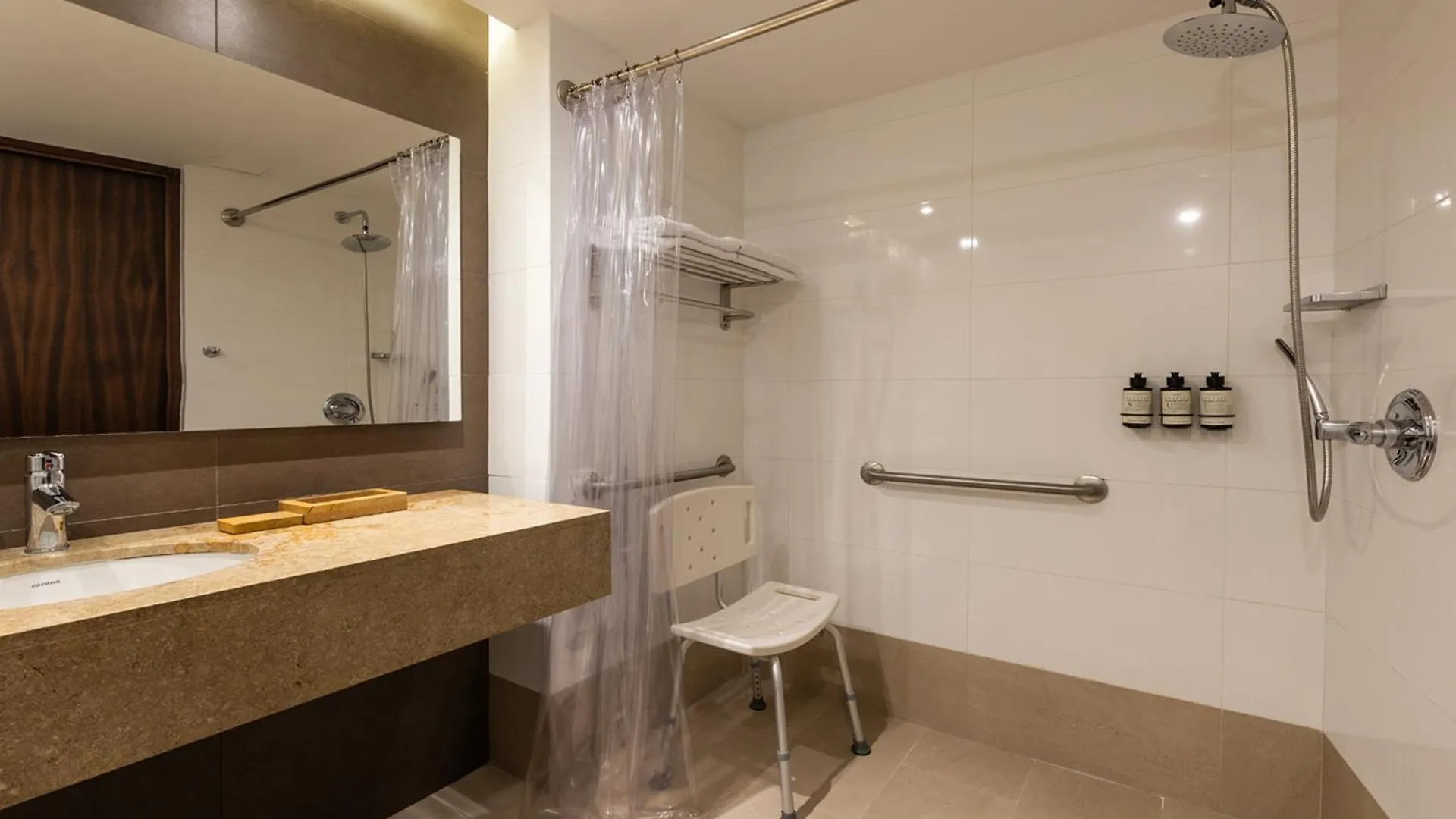 Hotel Estelar Milla De Oro Medellin 5*,